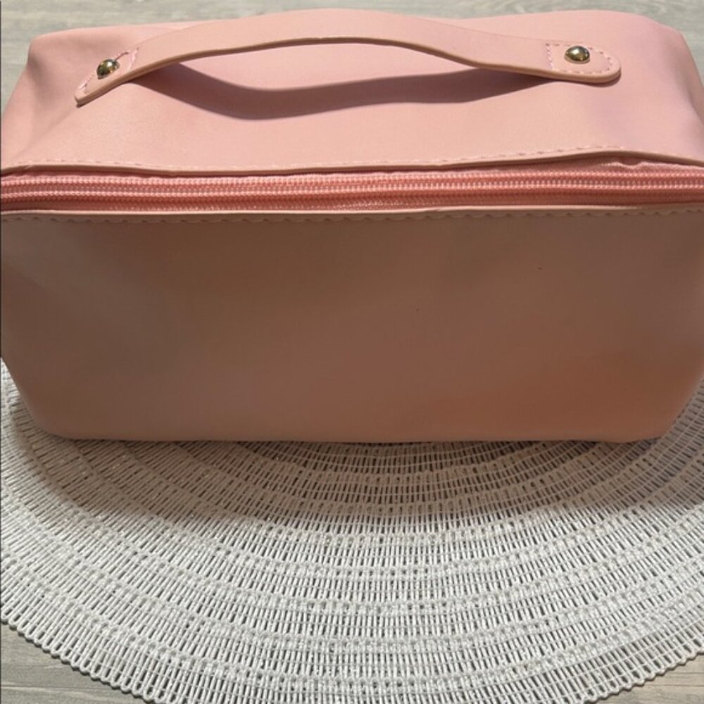 NEW Large Travel Makeup Bag - Pink or Cream - Picture 3 of 14